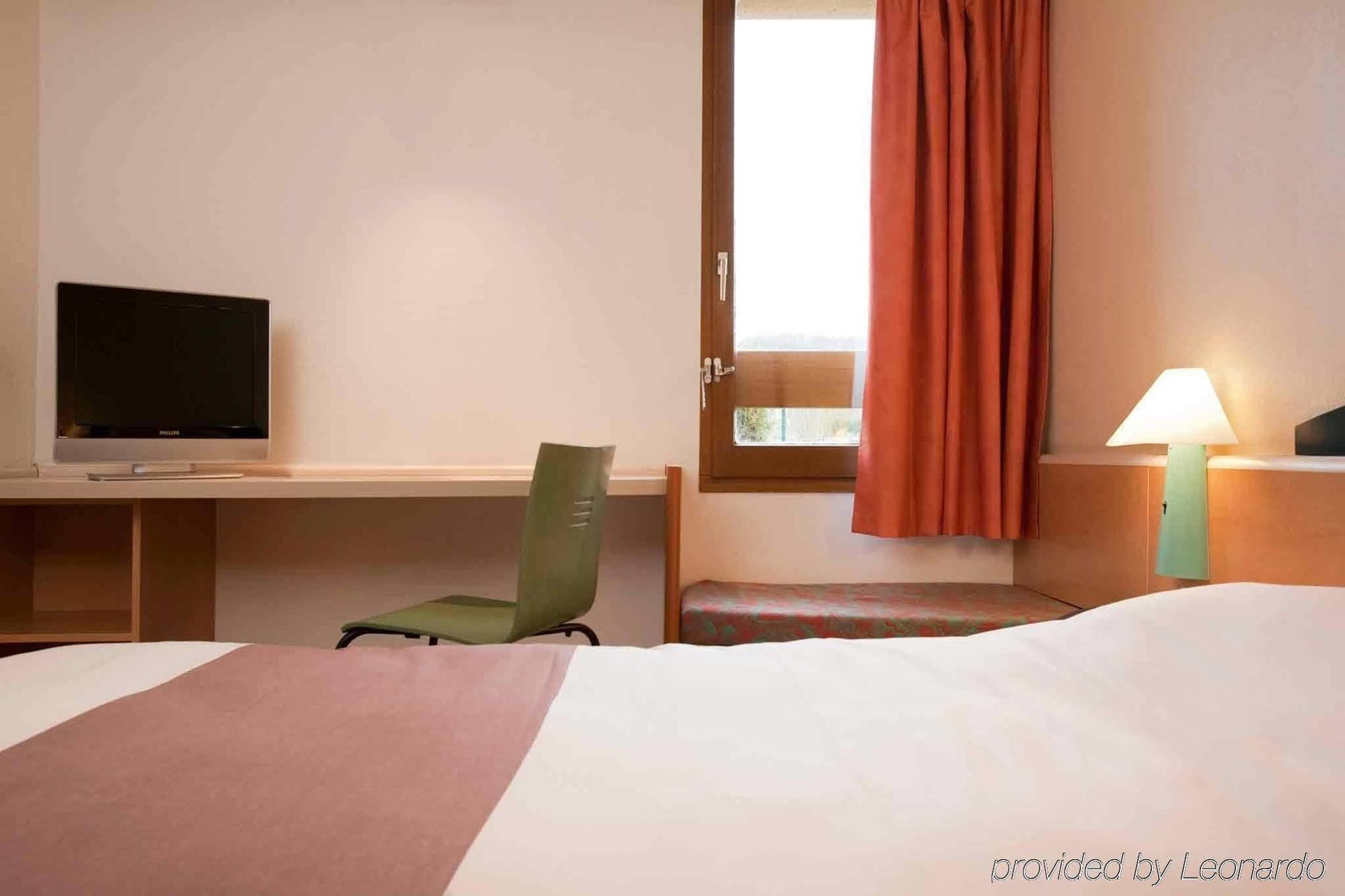 Ibis Creil Sur Oise Hotel Villers-Saint-Paul Exterior photo